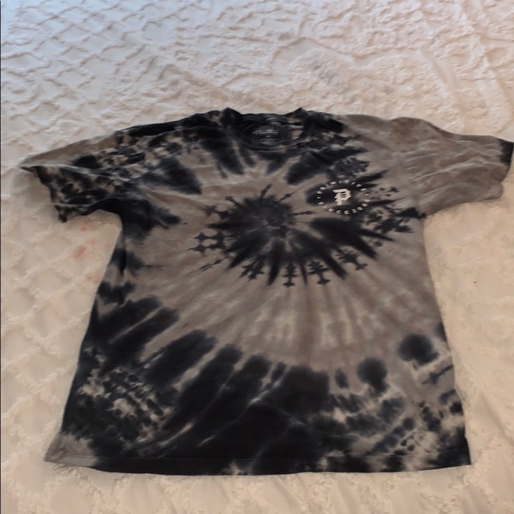 Women’s small primitive T-shirt